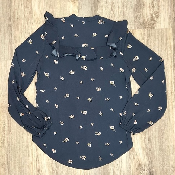 Abercrombie & Fitch Navy Floral Ruffle Button Up Top Long Sleeve Shirt Size M - Picture 6 of 6